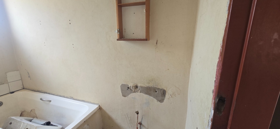 3 Bedroom Property for Sale in Bloemside 4 Free State